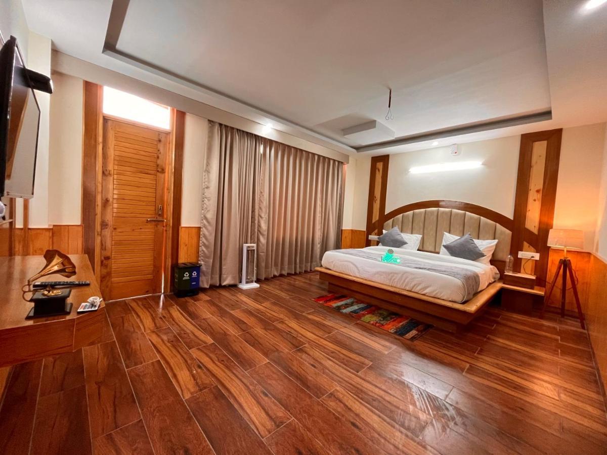 Le Green Resort, Mall Road Manali Экстерьер фото